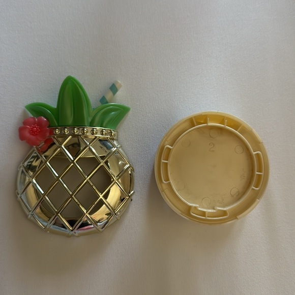 Bath & Body Works Pineapple Cocktail Visor Clip For Car Fragrances - Picture 2 of 5